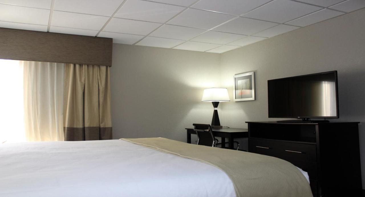 Holiday Inn Express Forsyth By Ihg Exterior photo