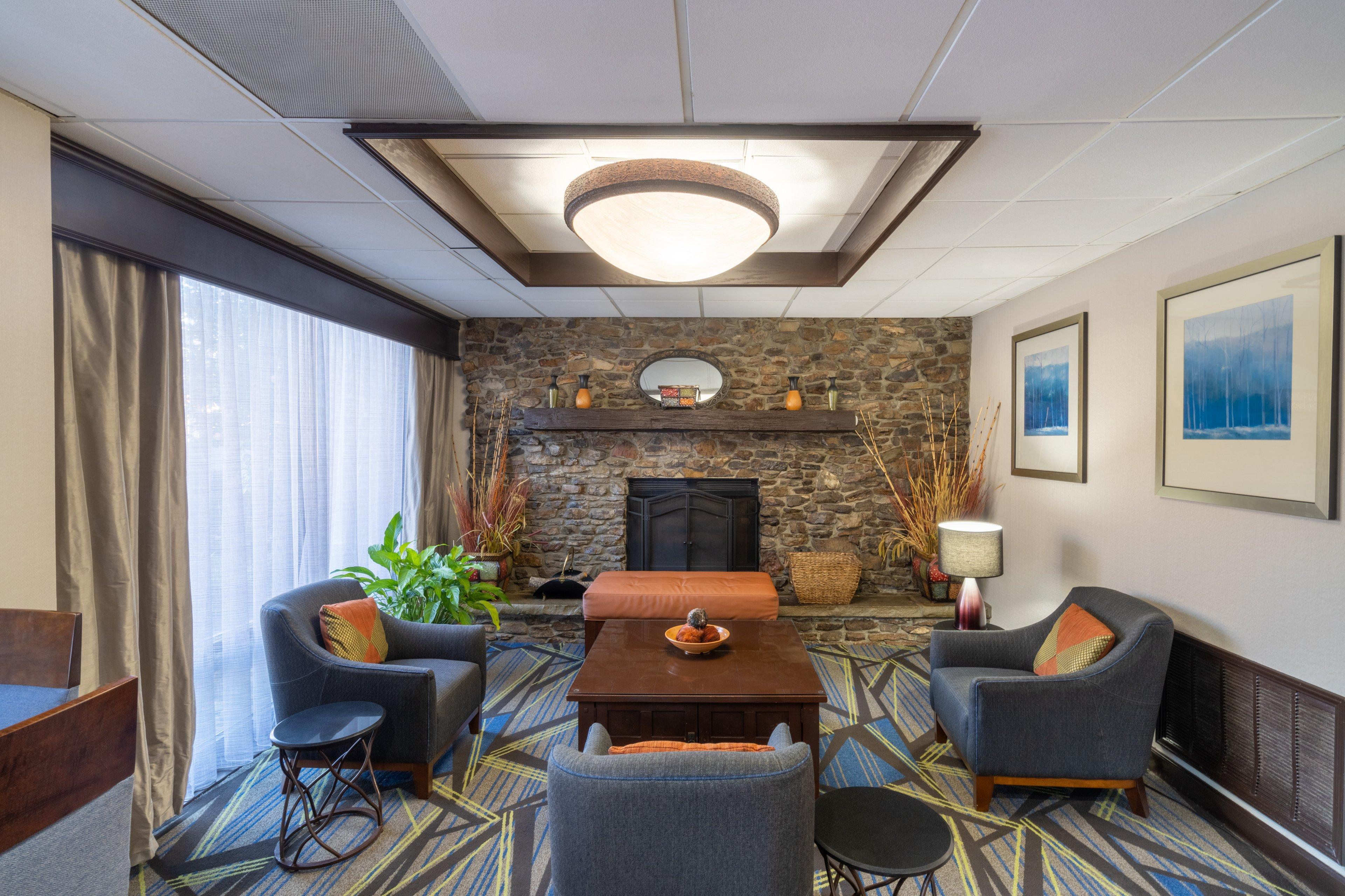 Holiday Inn Express Forsyth By Ihg Exterior photo