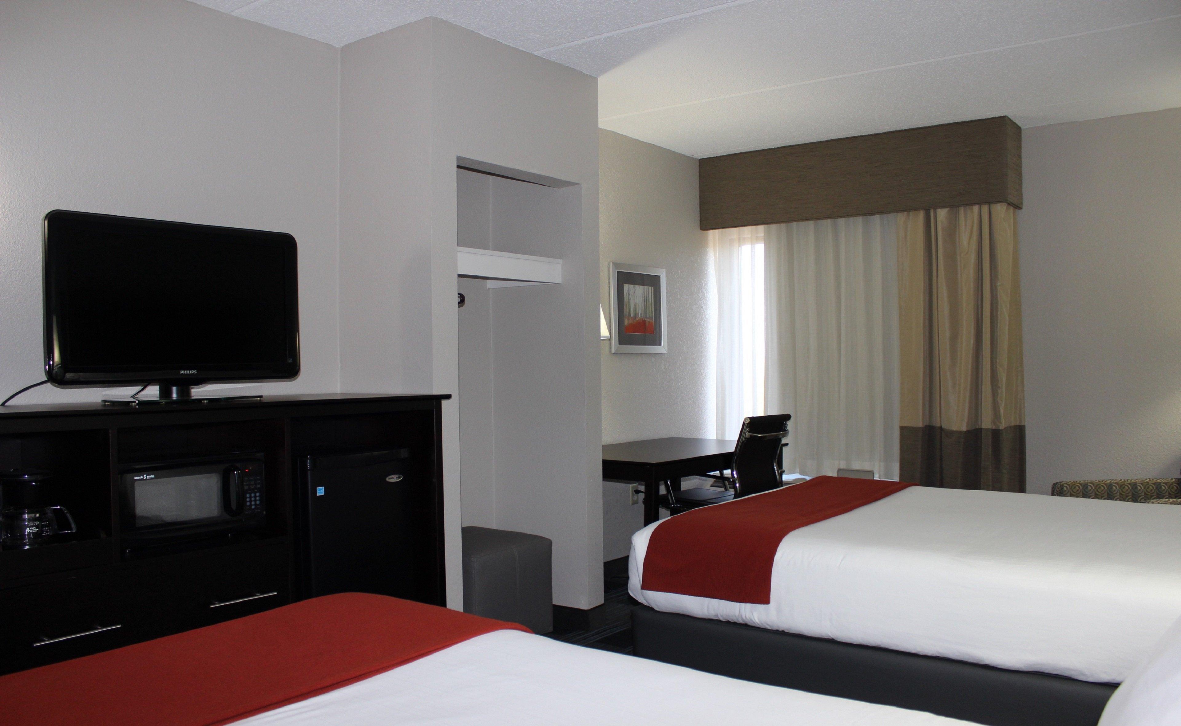 Holiday Inn Express Forsyth By Ihg Exterior photo