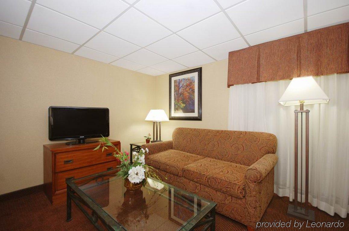 Holiday Inn Express Forsyth By Ihg Room photo