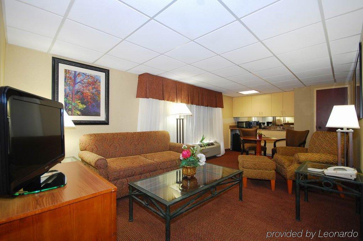 Holiday Inn Express Forsyth By Ihg Room photo