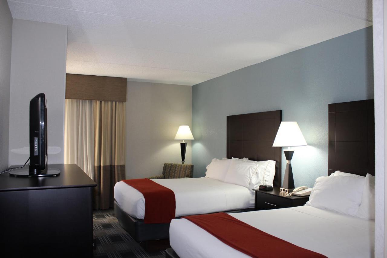 Holiday Inn Express Forsyth By Ihg Exterior photo